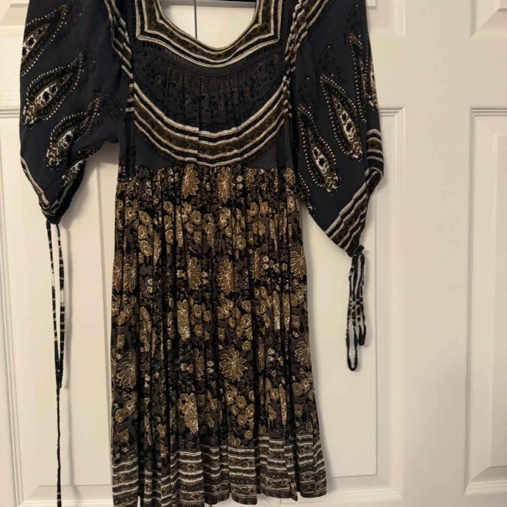 Elegant Black and Gold Women's Dress
